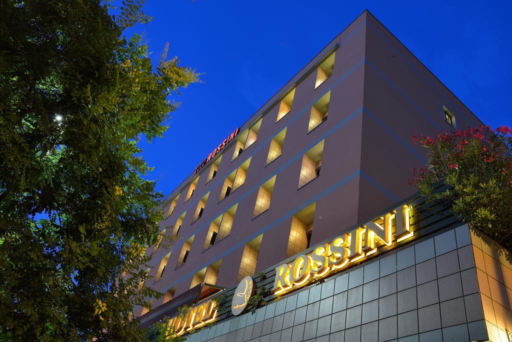 بيزارو Hotel Rossini المظهر الخارجي الصورة